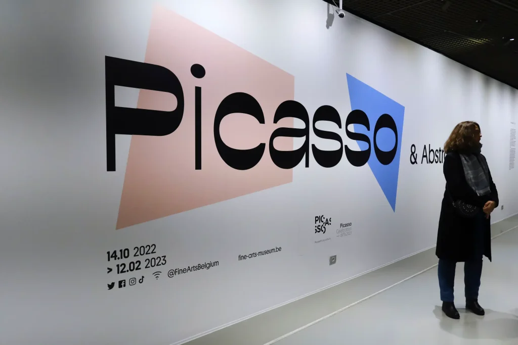 Lona de gran formato de una exposición de Picasso